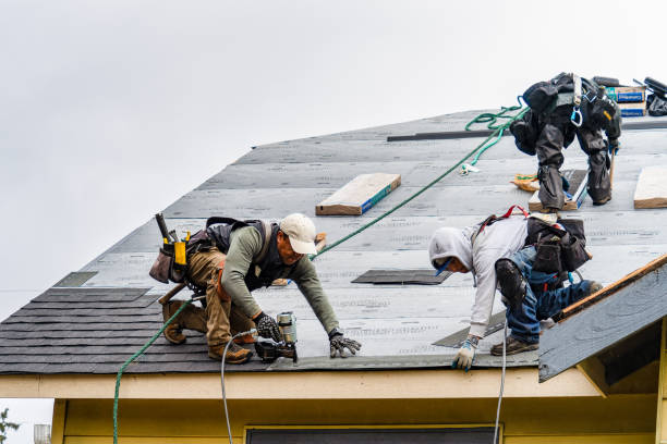 Professional Gutter Installation technician working in Fairfield, ID